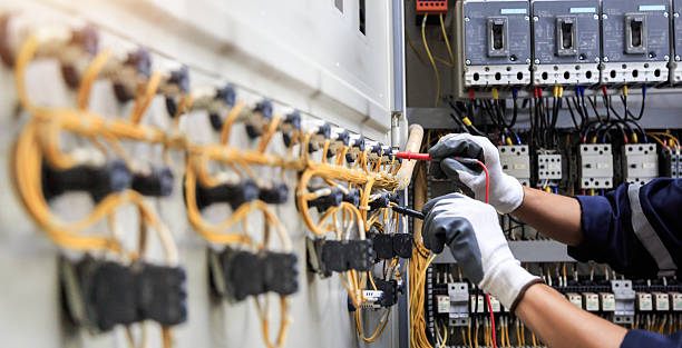 Professional Electrician technician working in Mapleton, ND